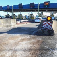 Muškarac se zabio u naplatne kućice i poginuo