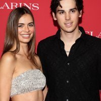 Alex Lee-Aillon i Paris Brosnan