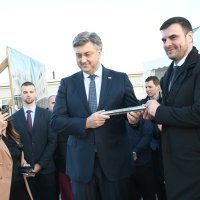 U Novskoj svečano položen kamen temeljac za izgradnju Centra gaming industrije