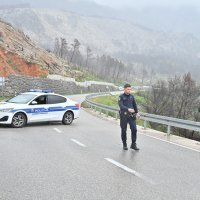 Policija zatvorila cestu zbog odrona kamenja kod Makarske