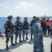 Kineske desantne snage u razgovoru s američkim marincima -