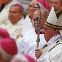 Papa Franjo predvodio polnoćku u Bazilici sv. Petra u Vatikanu