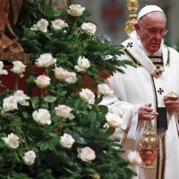 Papa Franjo predvodio polnoćku u Bazilici sv. Petra u Vatikanu (10)