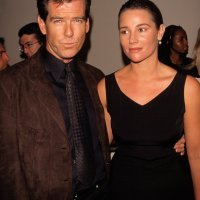 Pierce Brosnan i Keely Shaye Smith