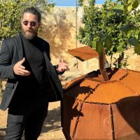 Nikola Vudrag tijekom izrade spomenika kralju Tomislavu