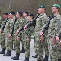 Ivan Anušić u posjetu vojnom poligonu na Slunju