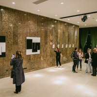 Izložba Julija Knifera, foto Matej Grgić i Vedran Metelko