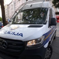 Uskok privodi osumnjičene u narkolancu