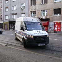 Uskok privodi osumnjičene u narkolancu