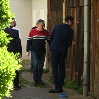 Zgrada u kojoj živi Mile Kekin koji je jutros navodno uhićen gdje je u tijeku pretraga istražitelja