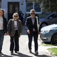 Ivana Kekin ispred stana