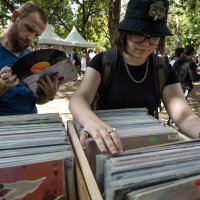 Kolekcionari vinila na sajmu u Skoplju