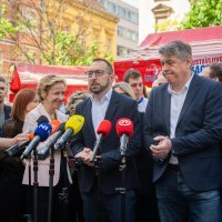 Ivana Kekin s građanima u centru Zagreba