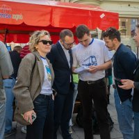 Ivana Kekin s građanima u centru Zagreba