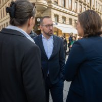 Ivana Kekin s građanima u centru Zagreba