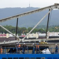 Završni radovi na uklanjanju krovne konstrukcije na Domu sportova