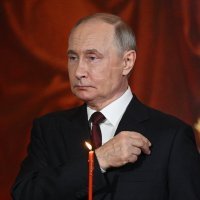 Vladimir Putin na uskršnjoj liturgiji