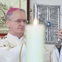 Zagrebački nadbiskup Dražen Kutleša predvodio uskršnju misu