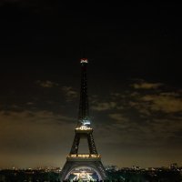Eiffelov toranj u mraku