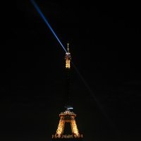 Eiffelov toranj u mraku