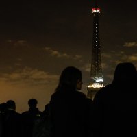 Eiffelov toranj u mraku