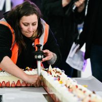 Kolač s jagodama dug gotovo 122 metra