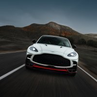 Aston Martin DBX S