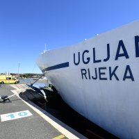 Sudar trajekta i jedrilice