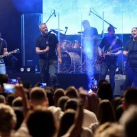 Thompson na koncertu 'Split slavi, moli i voli'