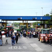 Građani traktorima blokirali ulaz na odlagalište otpada Jakuševec