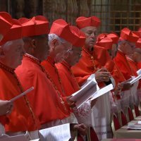 Kardinali u procesiji ulaze u Sikstinsku kapelu