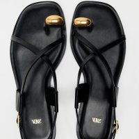 Zara: sandale s prstenom
