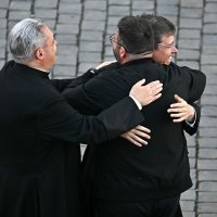 Reakcije na bijeli dim