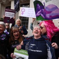 Slavlje aktivista nakon presude Vrhovnog suda u Londonu