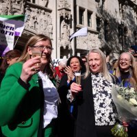 Slavlje aktivista nakon presude Vrhovnog suda u Londonu