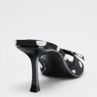 Zara: Sandale s točkicama