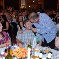 Marko Perković Thompson na donatorskoj večeri 2009.