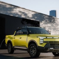 Nissan Frontier Pro plug-in hibrid pick-up i elegantna N7 limuzina