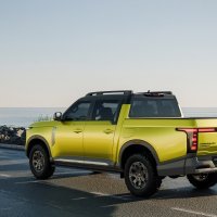Nissan Frontier Pro plug-in hibrid pick-up i elegantna N7 limuzina