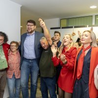 Proslava u stožeru Sanje Radolović i Peđe Grbina