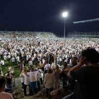 2017. Rijeka: Navijači utrčali u teren i s igračima proslavili povijesni naslov prvaka Hrvatske