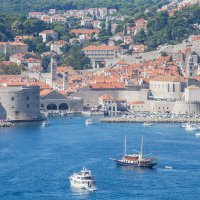 Pogled na Dubrovnik s plaže Sveti Jakov