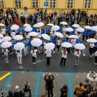 Osječki maturanti za kraj škole tradicionalno plesu Quadrillu