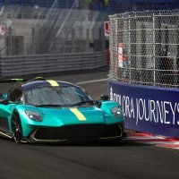 Aston Martin Valhalla na legendarnoj F1 stazi