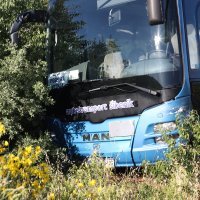 Sudar autobusa i osobnog automobila