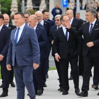 Andrej Plenković i Gordan Jandroković položili vijence kod Spomenika domovini povodom Dana državnosti