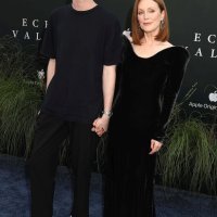 Caleb Freundlich i Julianne Moore
