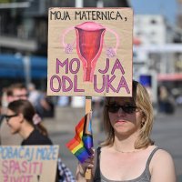 Prosvjed protiv molitelja na Trgu bana Jelačića