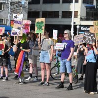 Prosvjed protiv molitelja na Trgu bana Jelačića