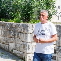 Miro Bulj s kamionima smeća ispred zgrade Splitsko-dalmatinske županije